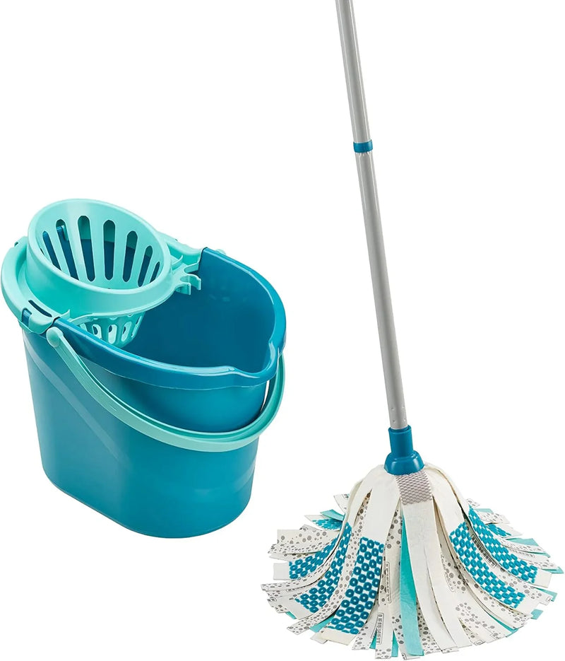 The all-in-one vacuum and mopping machine has dimensions of 45×35×120 centimeters and a capacity of 8 liters. I8722