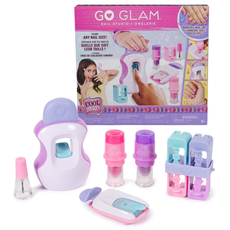 Studio Nail Kit, Style 200 Nails, 4 Designs, 2 Polish Applicators & Mask, Ages 7+ L2376