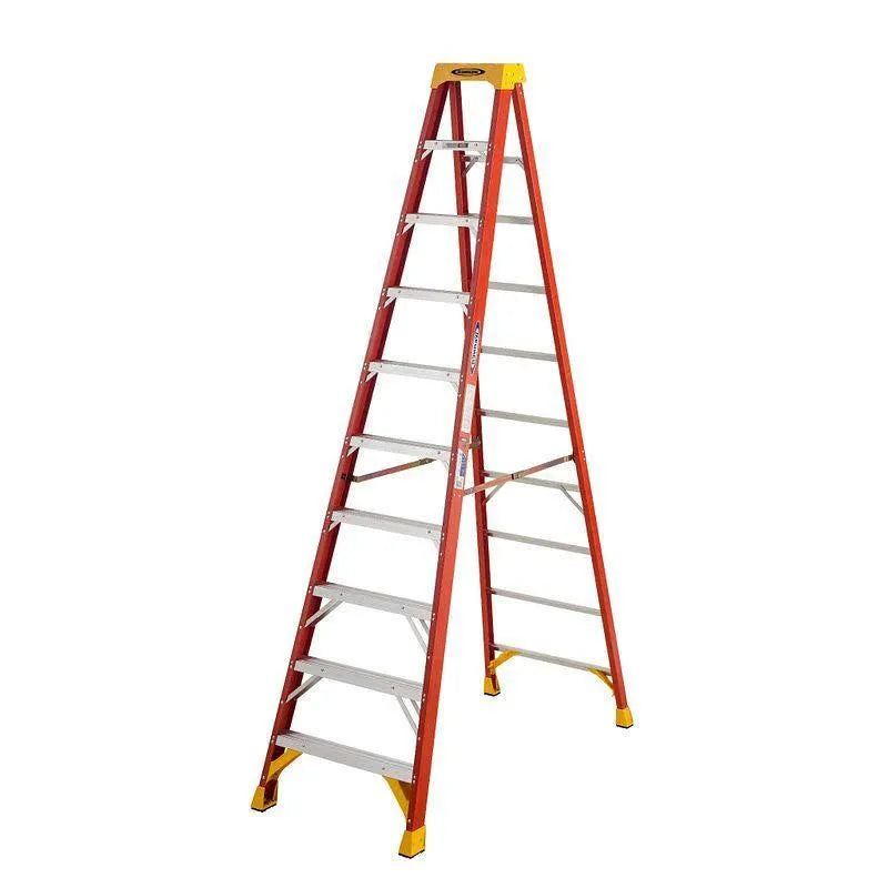 10 ft. Fiberglass Step Ladder Q9467