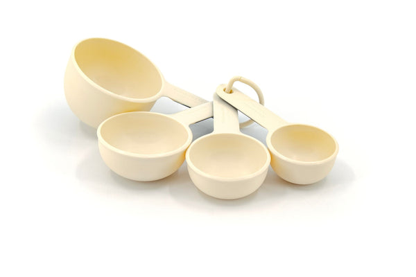 Plastic Measuring Cups, Almond Cream I1461