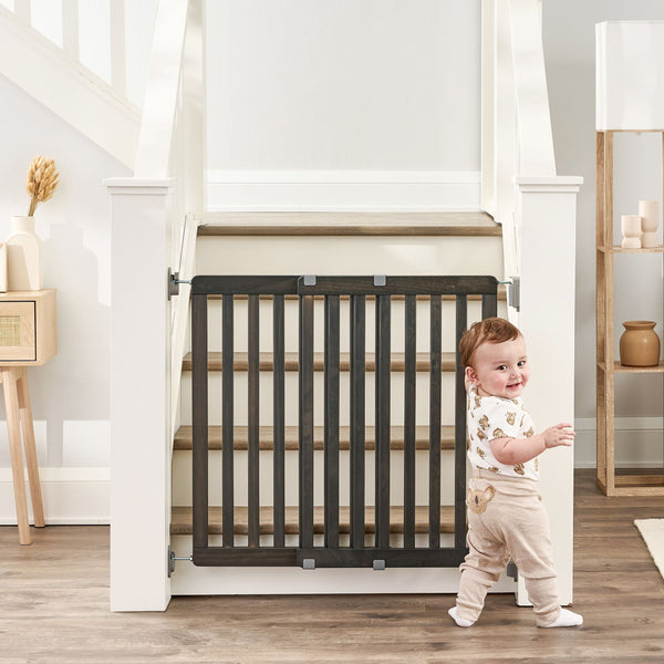 Wooden Top of Stairs Baby Gate H9904