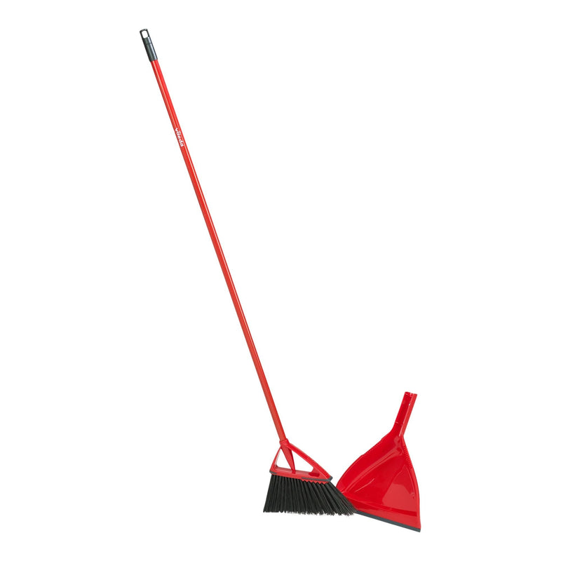 Oskar Broom with Dustpan D7951